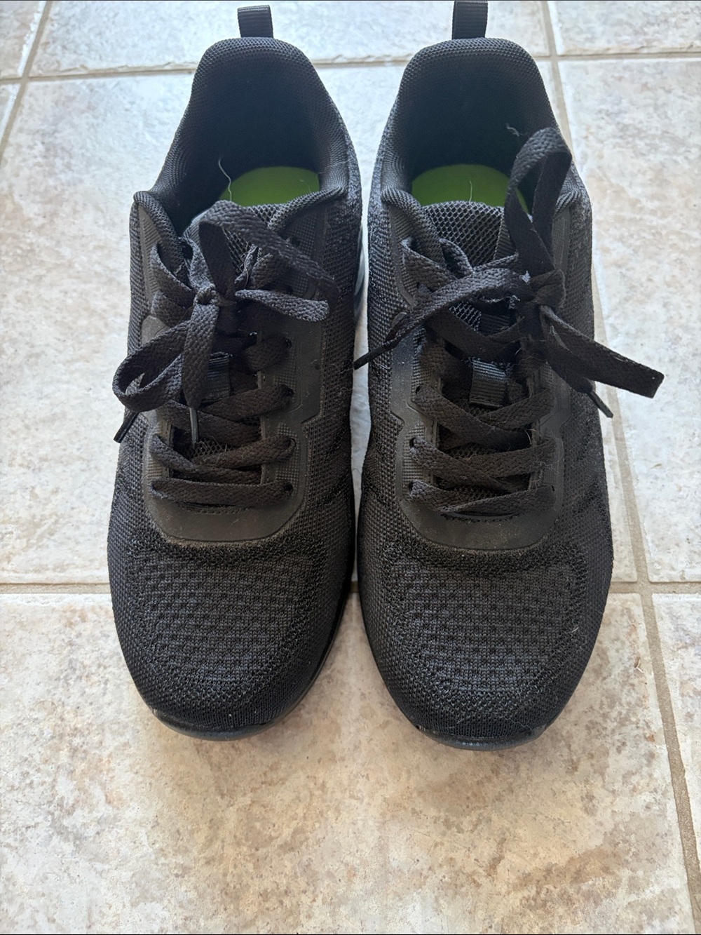 Black slip resistant Sneakers - Comfortable Lightweight Running Shoes